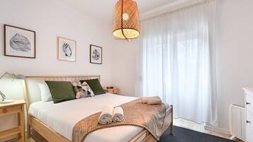 2 bedrooms, iron/ironing board, Internet, bed sheets