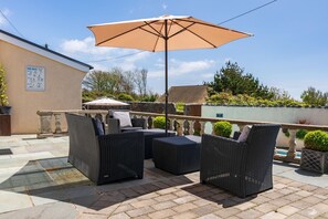 Terrace/patio - Windy Ridge - 5 Bedroom Holiday Home - Oxwich (Swansea)