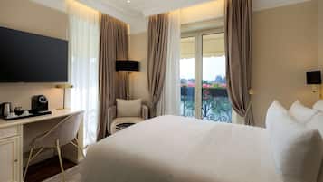 Room, Lake View (Collection) | Minibar, in-room safe, desk, iron/ironing board