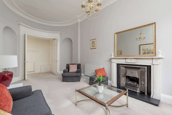 Offices - Light and Spacious 2BD flat in Heart of Edinburgh (Edinburgh)