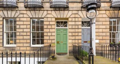 Light and Spacious 2BD flat in Heart of Edinburgh