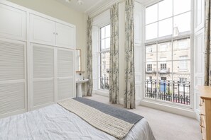 2 bedrooms, iron/ironing board, Internet, bed sheets