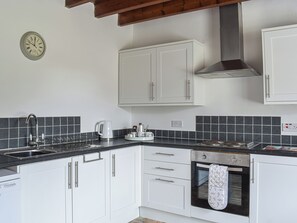 Dishwasher, highchair, cookware/dishes/utensils - 2 bedroom accommodation in Duns (Duns)