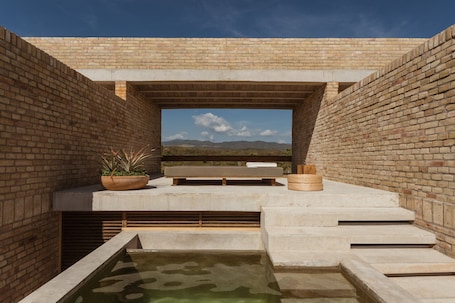 Outdoor pool, pool umbrellas, sun loungers