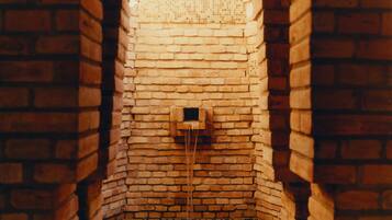 Sauna, hot tub, steam room, body treatments, hydrotherapy, aromatherapy