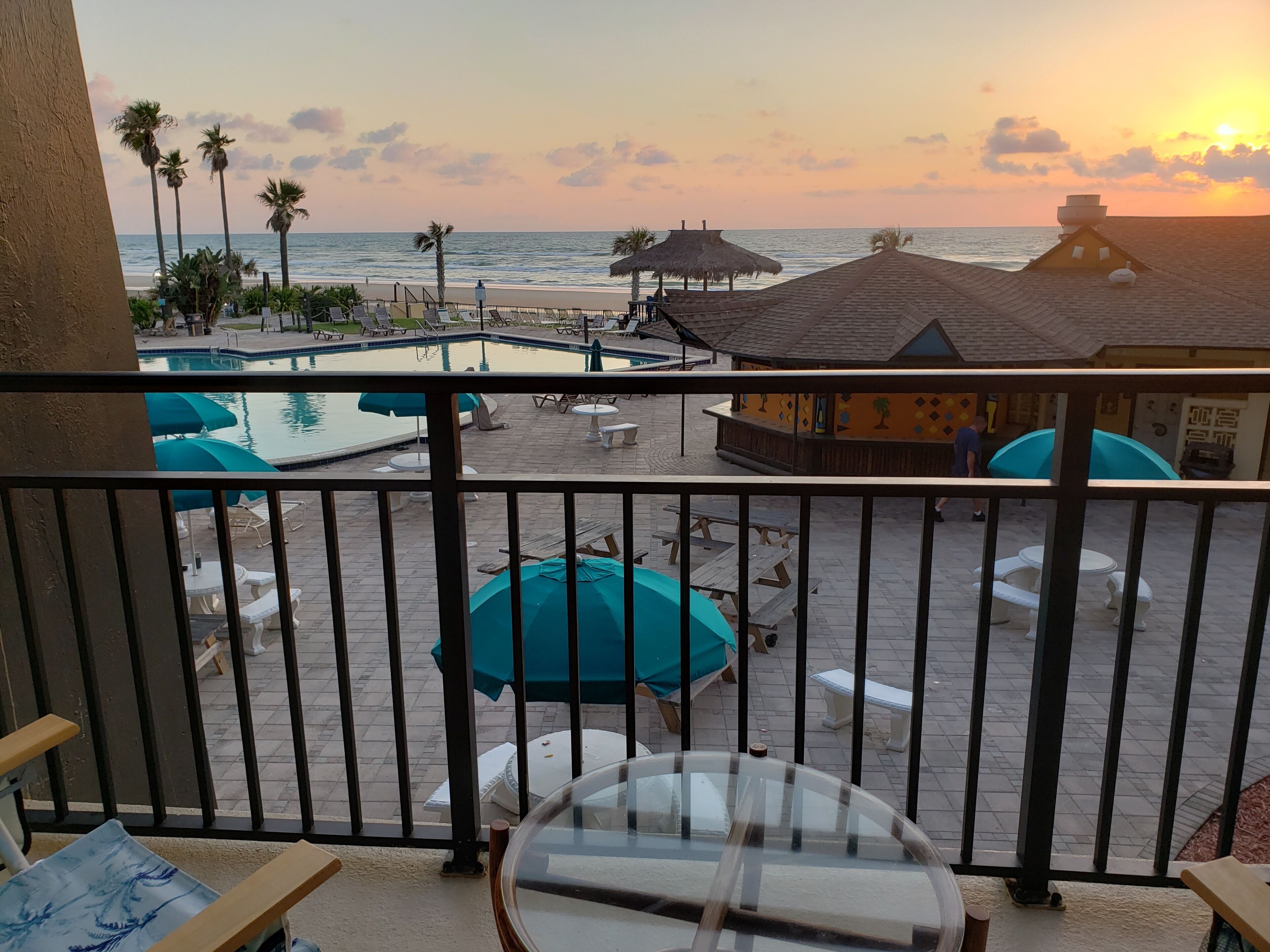 LOVELY OCEANFRONT CONDO
