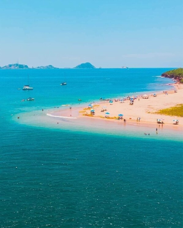 Camastros y toallas de playa 