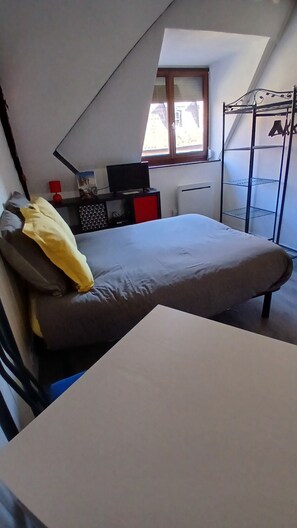 1 bedroom, iron/ironing board, free WiFi, bed sheets