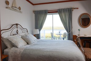 Habitació doble Deluxe, vistes al riu | Decoració individual, mobiliari individual, escriptori i wifi gratuïta 