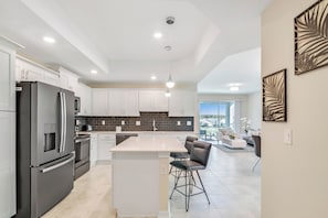Coffee/tea maker, fridge, microwave, oven - 3 Bedroom/ 2 Bathroom Storey Lake (3171-308 PC) (Kissimmee)