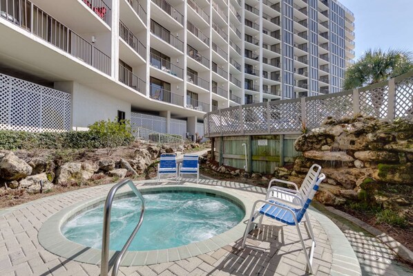 Huoneisto (Edgewater Tower 2 Unit 505 (2/2)) | Ulkopuoli