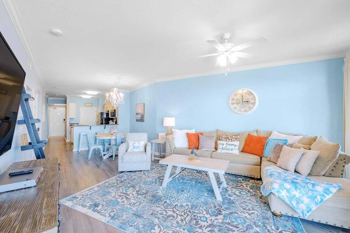 Condo, Multiple Beds, Balcony, Ocean View (Legacy Tower I Unit 0902) | Living area | 42-inch flat-screen TV with digital channels