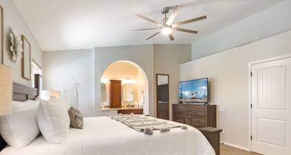 Central Chandler: Heated Pool & Ping Pong