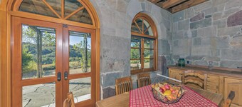 Magnificent Estate, Vineyard Views, Pool and Spa - Sonoma Valley Farm Stay