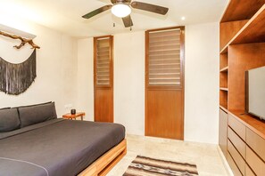 Appartement, piscine privée | Fer et planche à repasser, accès au Wi-Fi (inclus), literie fournie
