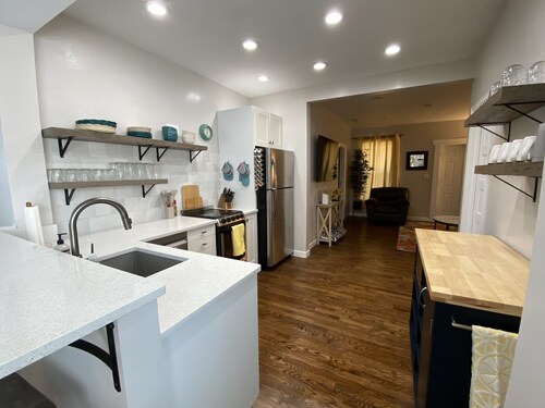 Cozy 3BR Littleton Home: 2Kings + Queen Beds /Pet Friendly/Walkable!