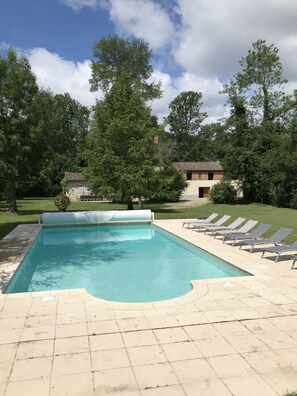 Outdoor pool - Large gite sleeps 23 with all comforts (Lalandusse)