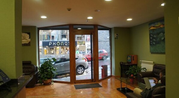 Lobby - Catalunya Ski (Pas de la Casa)