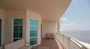 Appartamento, letti multipli, balcone, vista oceano (Legacy Tower I Unit 1305 Penthouse) | Parco della struttura