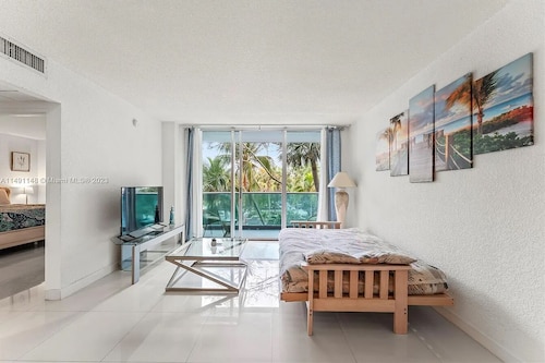 Comfortable Apartment steps away from the beach