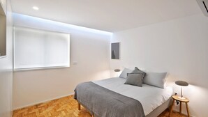 2 bedrooms, iron/ironing board, Internet, bed sheets - Casa Do Bieira Family Apartment - sé apartments (Braga)