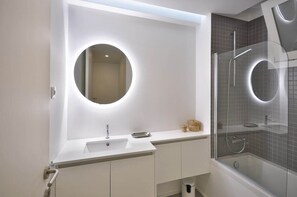 Badewanne, Haartrockner