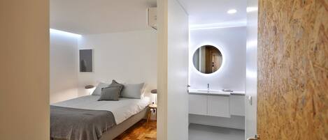 2 bedrooms, iron/ironing board, Internet, bed sheets