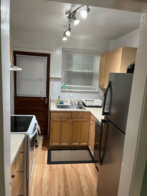 Fridge, microwave, oven, stovetop - Bohemian Bungalow (Jacksonville)