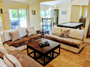 منزل (5 Bedrooms) | غرفة الألعاب