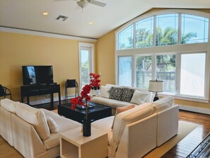 House (5 Bedrooms) | Living area | 40-cm TV with cable channels, fireplace - Palm River Estate (Naples)