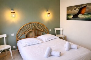 4 bedrooms, iron/ironing board, WiFi, bed sheets - Lenerie - 800m plage - Wifi - Parking (Préfailles)