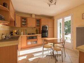 Fridge, microwave, oven, stovetop - Lenerie - 800m plage - Wifi - Parking (Préfailles)