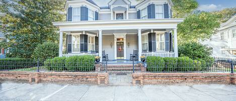 Fachada da propriedade