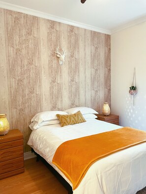 2 chambres, fer et planche à repasser, Wi-Fi gratuit, draps fournis