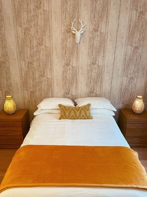 2 bedrooms, iron/ironing board, free WiFi, bed sheets