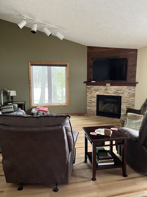 TV, fireplace, DVD player, music library