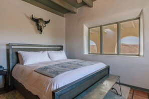 2 bedrooms, premium bedding, iron/ironing board, WiFi - Big Bend Adobe Paradise - La Centinela (Presidio)