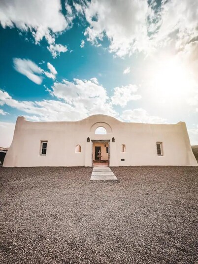 Big Bend Adobe Paradise - La Centinela