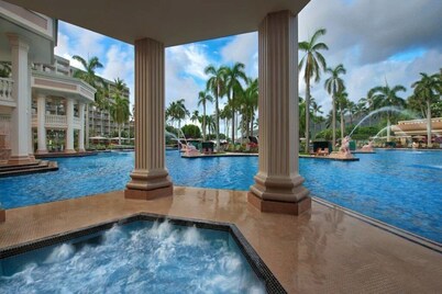 Marriott Kauai Beach Club 1 bed 2 bath Villa, Family Friendly Oceanfront Resort