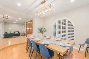 Dining - Scottsdale Getaway: Pool, Pickleball & Putting Green (Scottsdale)