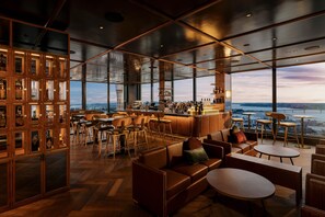 Rooftop bar - voco Auckland City Centre by IHG (Auckland)