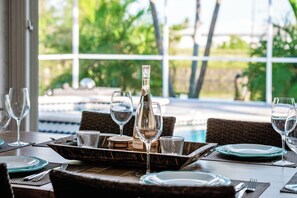 Dining - Intervillas Florida - Villa Malibu (Cape Coral)
