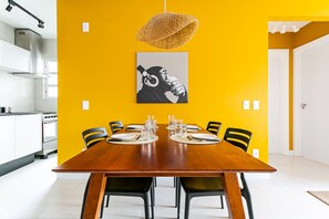 Apartamento familiar | Cocina privada | Frigorífico grande, microondas, cafetera o tetera y utensilios de cocina