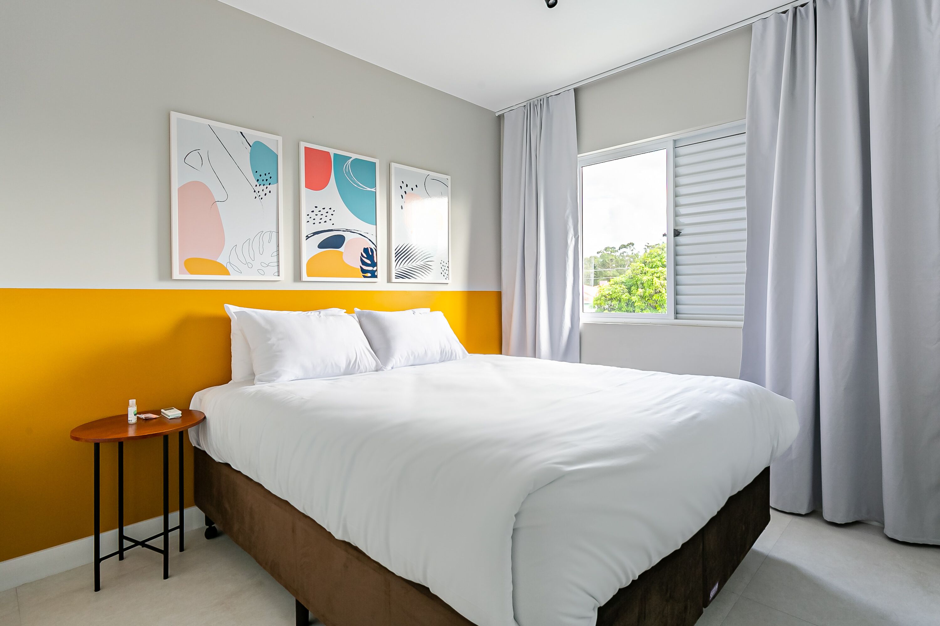 Cortinas blackout, ferros/tábuas de passar roupa, Wi-Fi de cortesia