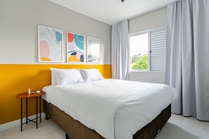 Rideaux occultants, fer et planche à repasser, Wi-Fi gratuit