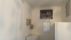 Studio, salle de bains attenante | Intérieur