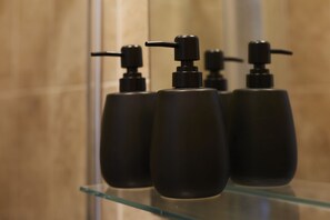 Studio, Ensuite | Bathroom - Hayy Studios Blackhouse (Huddersfield)