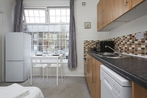 Dining - Hayy Studios Blackhouse (Huddersfield)