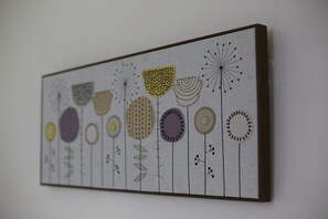 Estudio Confort, baño en la habitación, vista al jardín | Interior