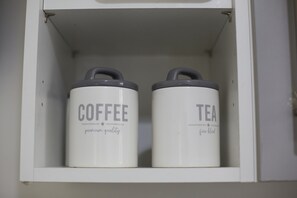 Estudio Confort, baño en la habitación, vista al jardín | Cocina compartida